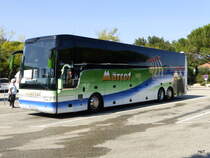 Reisecar VanHool T 917 auf dem Rastplatz in Montemilmar (Frankreich) am 27.09.2014