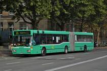 Mercedes O 405 mit der Betriebsnummer 732 auf der Linie 30 fährt nach einem Einsatz zurück in die Garage Rankstrasse. Die Aufnahme stammt vom 19.09.2014.