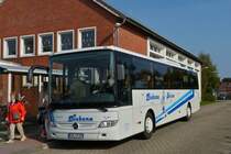 . Mercedes Benz Integro von Diekena Reisen, an einer Bushaltestelle in Greetsiel. 06.10.2014