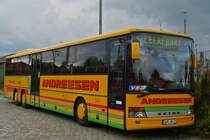 . Setra S 319 UL wartet nahe dem Bahnhof Leer auf seinen nächsten Einsatz. 07.10.2014