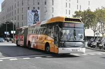 Sarbus Casas, Mataró. Volvo/Sunsundegui Astral Articulado (Nr.1711) in Plaça de Catalunya. (21.10.2014) 