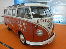 Dysli Bern - Oldtimer VB Bus Ausgestellt in einem Einkauf Center in Bern Brünnen am 25.10.2014