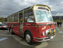 Dysli Bern - Oldtimer FBW  BE 17120 auf einem Parkplatz eines Einkauf Center in Bern Brünnen am 25.10.2014