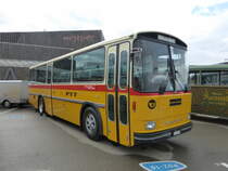 Ex PTT - Oldtimer Saurer auf einem Parkplatz eines Einkauf Center in Bern Brünnen am 25.10.2014