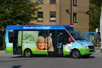 . Am 07.10.2014 verlässt dieser gut besetzte Mercedes Benz Kleinbus den ZOB in Emden.