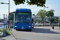 XBX 390 erreicht in ein paar hundert Meter die Endhaltestelle Vaxholm. Aufgenommen am 13.09.2014.