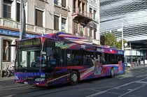 Mercedes Citaro 809 wird an der Herbstmesse 2014 als Shuttle Bus zur Halle 3 eingesetzt. In der Halle 3 kann man alte Jahrmarktsbahnen aus den 80er Jahren bestaunen und natürlich damit fahren. Hier steht der Bus an der Haltestelle Messeplatz. Leider sind die Lichtverhältnisse auf dieser kurzen Runde nirgends optimal. Die Aufnahme stammt vom 29.10.2014.