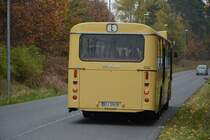 MAN E2H mit dem Kennzeichen B-I 1242H auf Sonderfahrt am 09.11.2014 in Kleinmachnow Dreilindener Weg.
