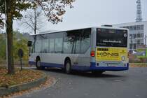 P-AV 511 vom Betriebshof Stahnsdorf fährt auf der Linie 620 zum Bahnhof Wannsee. Aufgenommen am 09.11.2014 Albert-Einstein-Ring Kleinmachnow. Zu sehen ist ein Mercedes Benz Citaro O530 der 1. Generation.