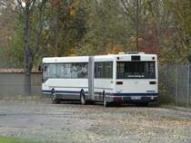 Ein SWEG Mercedes Benz O405 G durch den Zaun fotografiert am 11.11.14 in Sinsheim 