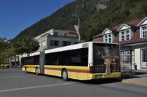MAN Bus 106 auf der Linie 21 wartet beim Bahnhof Interlaken Ost. Die Aufnahme stammt vom 09.10.2014.