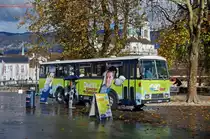 SAURER/POSTAUTO: ASSURA ON TOUR mit einem alten SAURER-BUS ex PTT. Die Aufnahme ist am 14. Oktober 2013 in Solothurn entstanden.
Foto: Walter Ruetsch