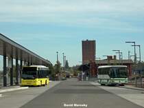 Am 04.10.2013 standen ein Neoplan Midi und ein Integro aus 1. Generation am frisch gebauten ZOB in der Havelstadt.