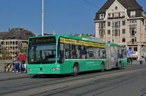 Mercedes Citaro 725 auf der Linie 31 überquert die Mittlere Rheinbrücke. Die Aufnahme stammt vom 24.10.2014.