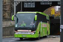 . Setra S 516 HD in den Strassen von Köln unterwegs am 20.11.2014.
