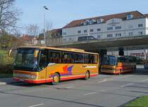 SETRA: Zwei verschiedene SETRA-Bustypen der selben Unternehmung auf dem Bahnhofplatz Regensburg abgestellt am 22. November 2014.
Foto: Walter Ruetsch