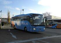 Ein MB Tourismo von Flixbus (Fa.Marcus Losert, Bayreuth) nach München am Berliner ZOB, 23.11.14