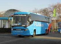 Ein Scania Touring L von Flixbus (Fa.TRS Grabow) am Berliner ZOB, 23.11.14