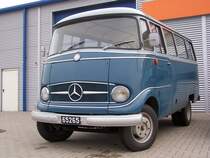 Mercedes-Benz O 319 abgestellt in Trier am 16.11.2005