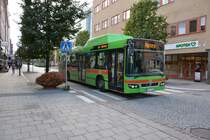 RSF 913 unterwegs in Eskilstuna Innenstadt am 17.09.2014. Aufgenommen wurde ein Volvo 7700 CNG.
