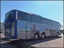 Scania OmniExpress von F�rst-Reisen/Weltenbummler aus Deutschland im Stadthafen Sassnitz am 10.08.2013