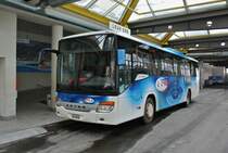 LLB Setra S 415 UL im Busbahnhof von Leukerbad, 10.12.2014.