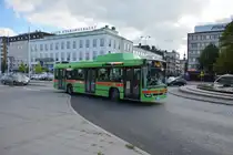 XUU 590 (Volvo 7700 CNG) am 17.09.2014 im herzen von Eskilstuna. 