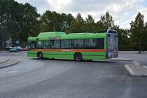 SON 820 (Volvo 7700 CNG) mitten in Eskilstuna am 17.09.2014. 