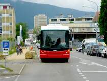 VB Biel - Hess Swisstrolleybus BGT-N2C Nr.52 unterwegs ohne Fahrleitung in der Dr.Schneiderstrasse in Nidau am 31.05.2008