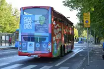 DHX 073 (Volvo UNVI B9TL) auf Stadtrundfahrt am 18.09.2014 Stockholm Djurgårdsvägen.