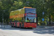 XN 93835 (Volvo) auf Stadtrundfahrt am 18.09.2014 Stockholm Djurgårdsvägen.
