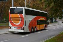 COX 356 ist am 19.09.2014 auf der Linie 520 unterwegs. Aufgenommen wurde ein VanHool T9 Ecke Sankt Larsgatan Linköping.