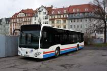 Stadtbus Eisenach: Mercedes-Benz Citaro C2 der KVG Eisenach, eingesetzt im Stadtverkehr. Aufgenommen am Stadtbusbahnhof von Eisenach im Dezember 2014.
