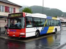 TPC - Renault Regio Bus VD 745 bei der Haltestelle beim Bahnhof von Aigle am 08.06.2008