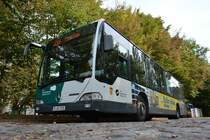 P-AV 915 steht als Linie 692 in Bornim und wartet auf seine Abfahrt in die Innenstadt von Potsdam. Aufgenommen am 24.09.2014 Mercedes Benz O530.
