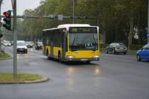 B-V 1325 ist am 26.09.2014 unterwegs auf der Linie X49 zur Gatower Straße/Heerstraße. Aufgenommen wurde Mercedes Benz O530 Citaro der 1. Generation Heerstraße/Olympiastadion.
