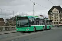 Mercedes Citaro 715 auf der Linie 34 überquert die Mittlere Rheinbrücke. Die Aufnahme stammt vom 11.12.2014.