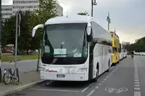 Aus Italien kommt dieser Irisbus Domino mit dem Kennzeichen EA-068Yk. Aufgenommen am Alexanderplatz Berlin.
