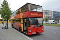 Am 21.08.2014 steht B-D 3499 (MAN SD 202) am Alexanderplatz in Berlin.
