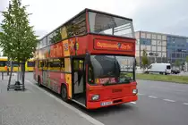 Am 21.08.2014 steht B-D 3499 (MAN SD 202) am Alexanderplatz in Berlin.

