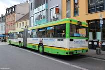 05.08.2014 Wagen 74, ein Mercedes-Benz O405GN2 der Stadtwerke Schweinfurt pausiert am Roßmarkt. 