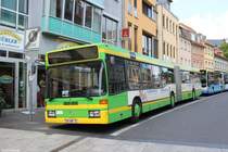 05.08.2014 Wagen 74, ein Mercedes-Benz O405GN2 der Stadtwerke Schweinfurt pausiert am Roßmarkt.