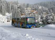 AROSA-BUS: MERCEDES CITARO in winterlicher Umgebung in Davos unterwegs am 31. Dezember 2014.
Foto: Walter Ruetsch