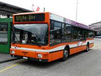 Olten - MAN Bus Nr.82  SO 21937 eingeteilt auf der Linie 571 bei der Haltestelle vor dem Bahnhof in Olten am 14.06.2008