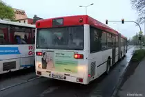 Brandenburg, Kreuzung Wilhelmsdorfer-Straße am 12.04.2014 Vorbeifahrt eines Mercedes-Benz O405GN der Firma Buschmann & Winkelmann. (ex KVG Kiel, ex Vonau Ottersberg)