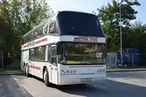 AI5000-3 abgestellt am 03.10.2014 Lustgarten Potsdam. Aufgenommen wurde Neoplan Skyliner.
