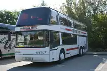 AI5000-3 abgestellt am 03.10.2014 Lustgarten Potsdam. Aufgenommen wurde Neoplan Skyliner.
