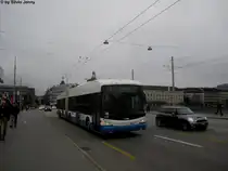 vbl Nr. 213 (Hess Swisstrolley 3 BGT-N2C) am 27.10.2014 auf der Seebrücke.