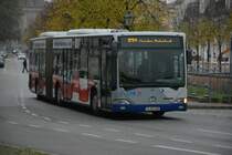 P-AV 148 (Mercedes Benz O530 vom Betriebshof Potsdam) fährt am 25.10.2014 auf der Linie 631 nach Werder Havel. Aufgenommen zwischen Potsdam, Platz der Einheit und Landtag.
