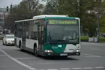 P-AV 910 (Mercedes Benz O530) fährt am 25.10.2014 auf der Linie 603 nach Potsdam Hauptbahnhof. Aufgenommen am Platz der Einheit.
